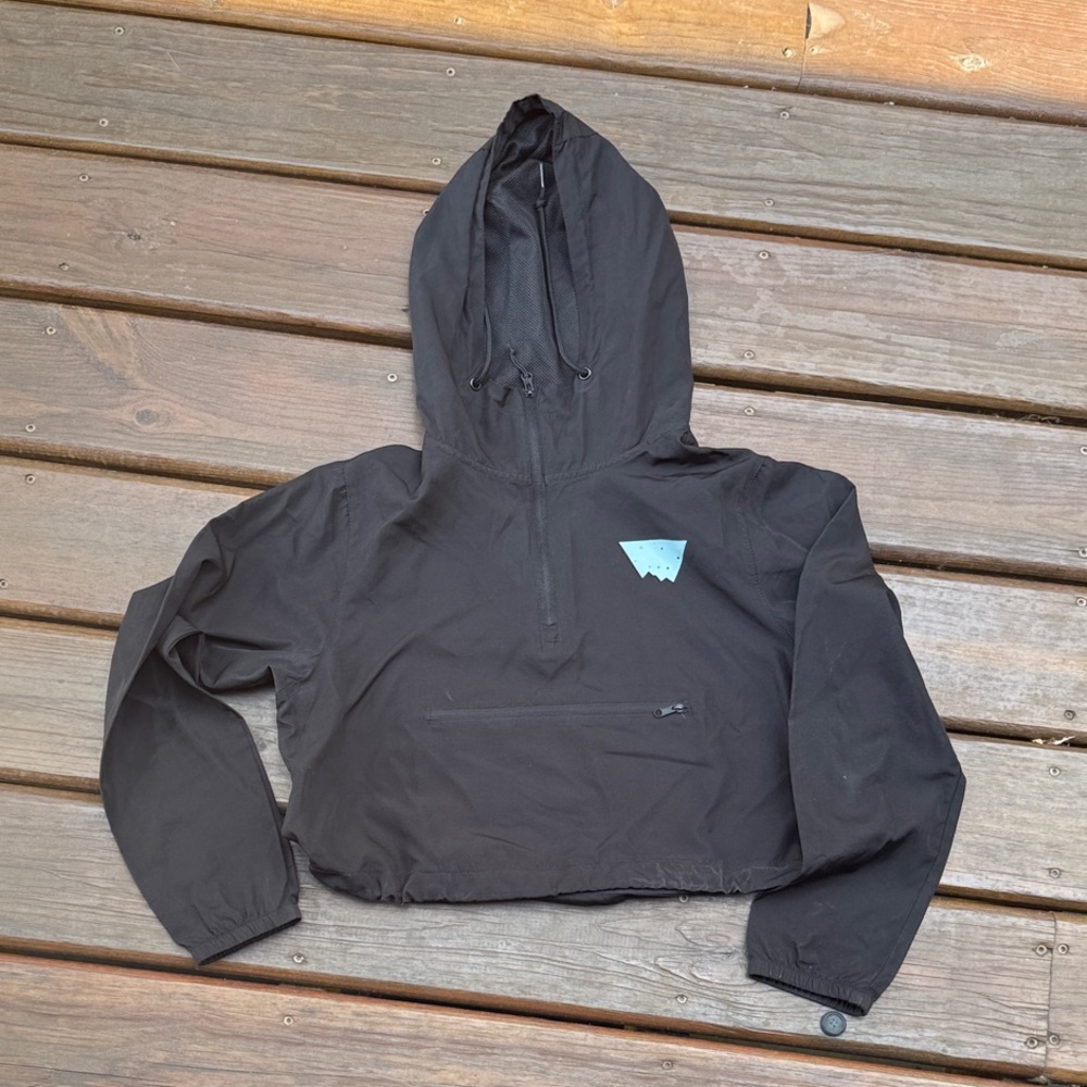 Small Business Colorado:  Womens athletic windbreaker jacket